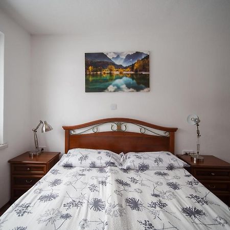 Apartamento Cozy Nest In The Heart Of Kranjska Gora Exterior foto